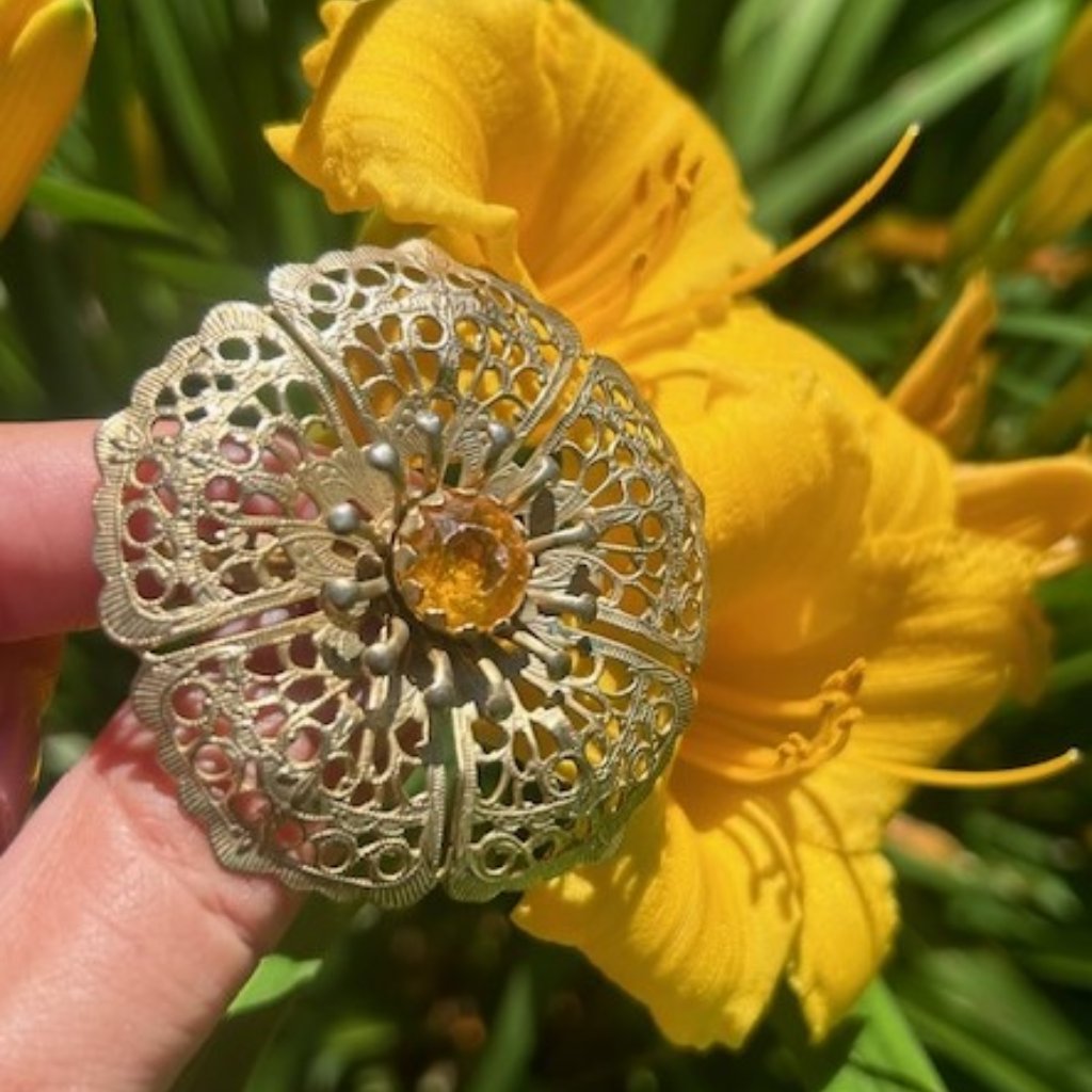 Vtg Gold Filigree Lace Citrine Stone Round Flower Brooch